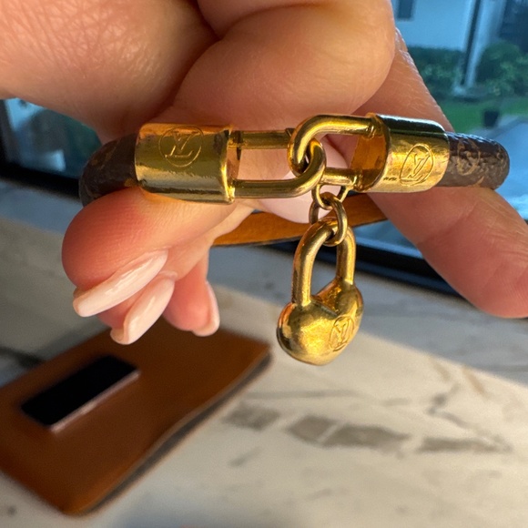Louis Vuitton - Crazy in Lock Heart Bracelet - Picture 6 of 12